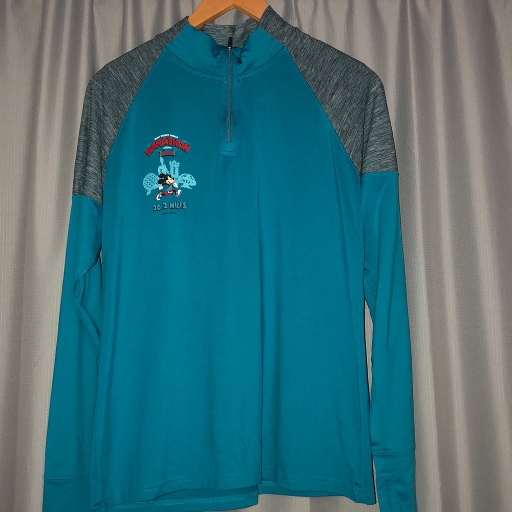 3/$15 💛 RunDisney // WDW Marathon Pullover
